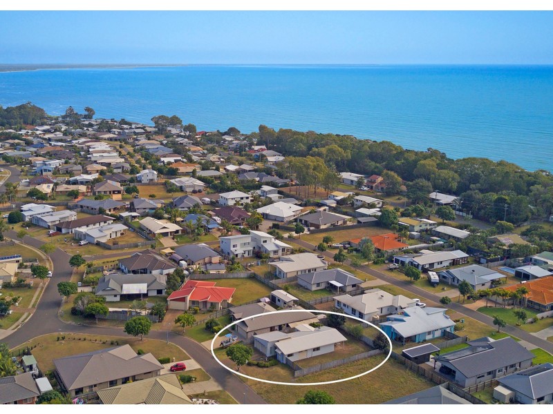 8 Beach Walk Crt, Toogoom QLD 4655