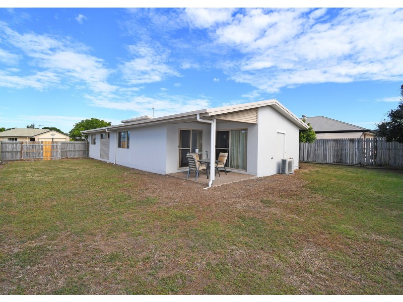 8 Beach Walk Crt, Toogoom QLD 4655
