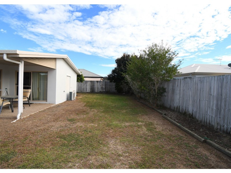 8 Beach Walk Crt, Toogoom QLD 4655
