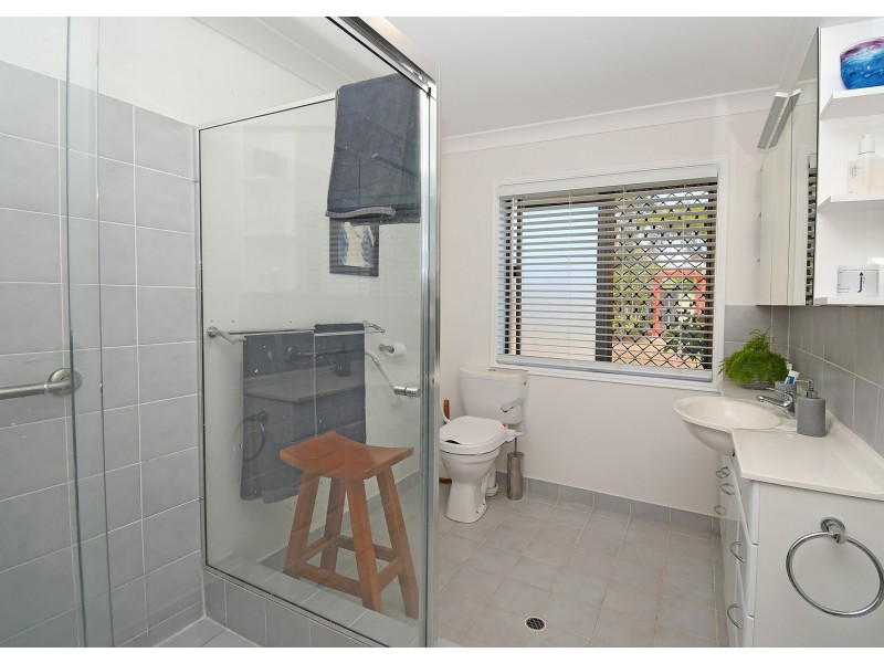 9 Island Close, Pacific Haven QLD 4659