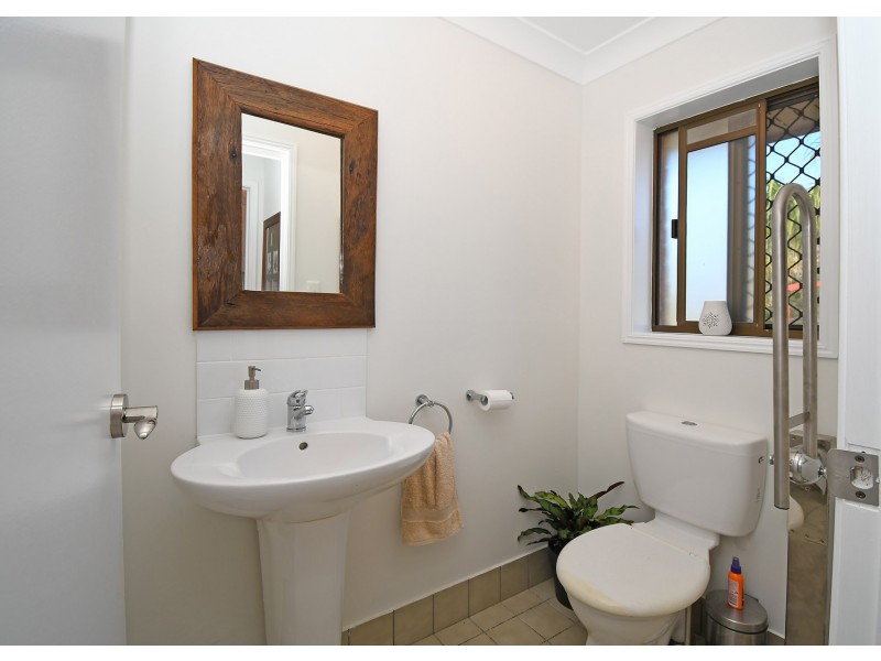 9 Island Close, Pacific Haven QLD 4659