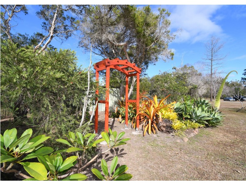 9 Island Close, Pacific Haven QLD 4659