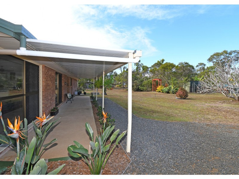 9 Island Close, Pacific Haven QLD 4659