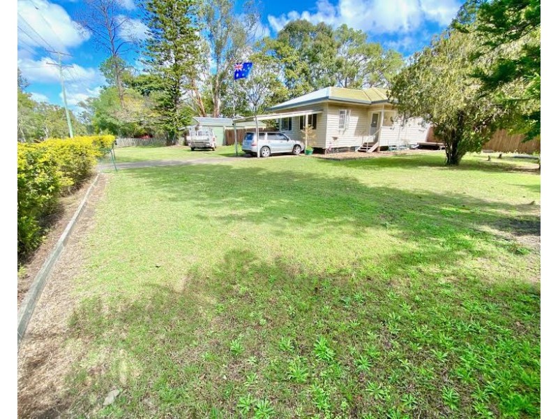 21 EAST STREET, Howard QLD 4659