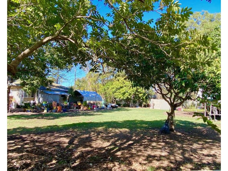 21 EAST STREET, Howard QLD 4659