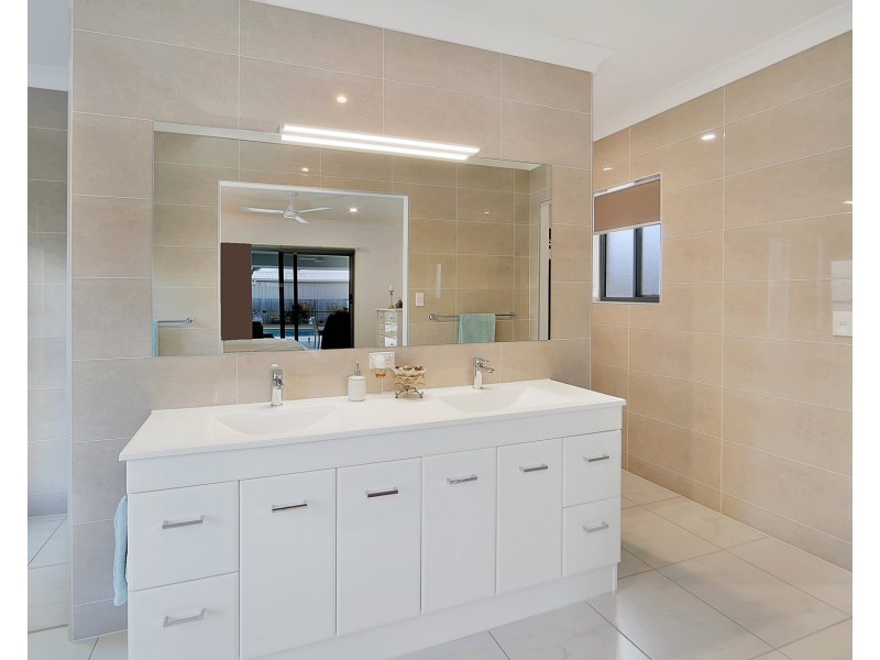 31 HONEY MYRTLE CLOSE, Burrum Heads QLD 4659