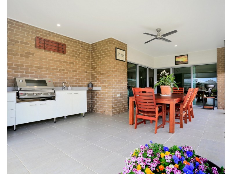34 TULIPWOOD DRIVE, Burrum Heads QLD 4659