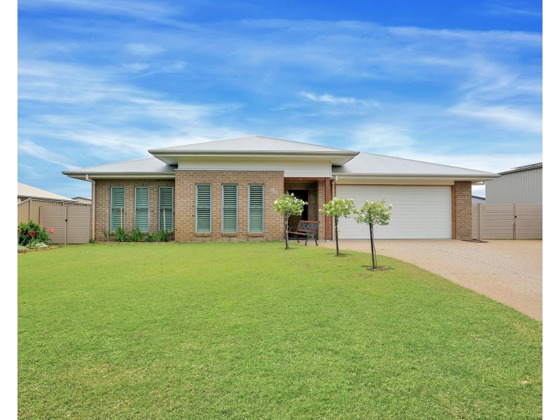 34 TULIPWOOD DRIVE, Burrum Heads QLD 4659