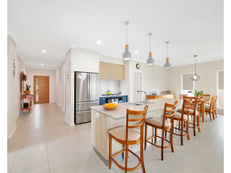 34 TULIPWOOD DRIVE, Burrum Heads QLD 4659