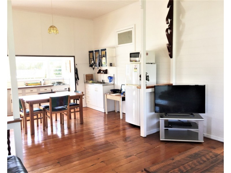 70 THOMAS STREET, Howard QLD 4659