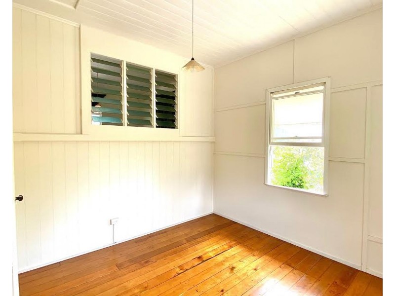 70 THOMAS STREET, Howard QLD 4659
