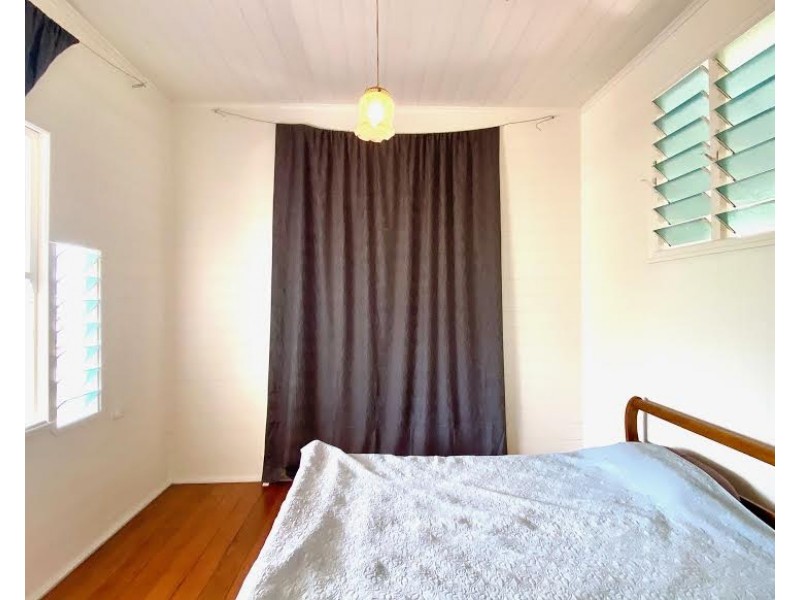 70 THOMAS STREET, Howard QLD 4659