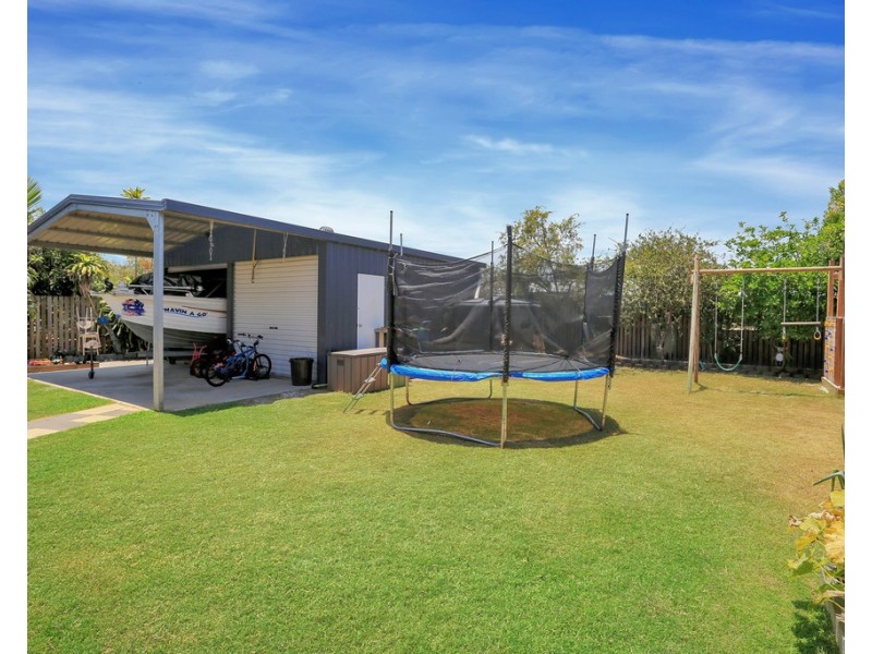 12 Lakeside Drive, Burrum Heads QLD 4659