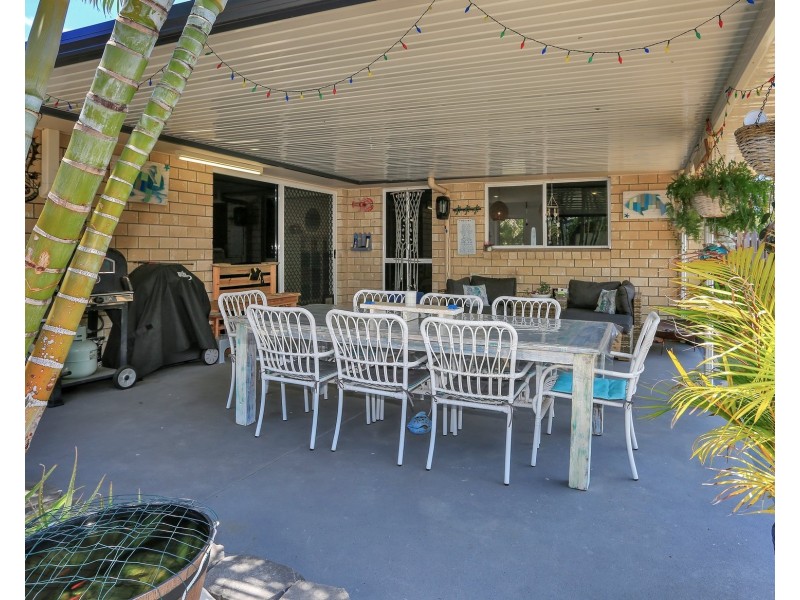 12 Lakeside Drive, Burrum Heads QLD 4659