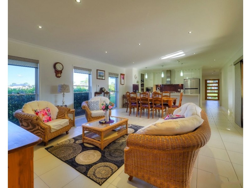 17 MAJESTIC COURT, Burrum Heads QLD 4659