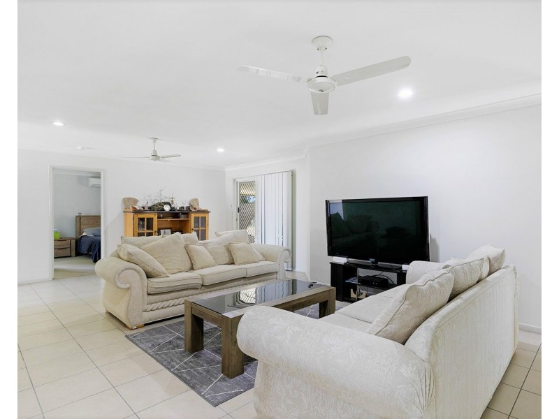19 SIRENIA DRIVE, Burrum Heads QLD 4659