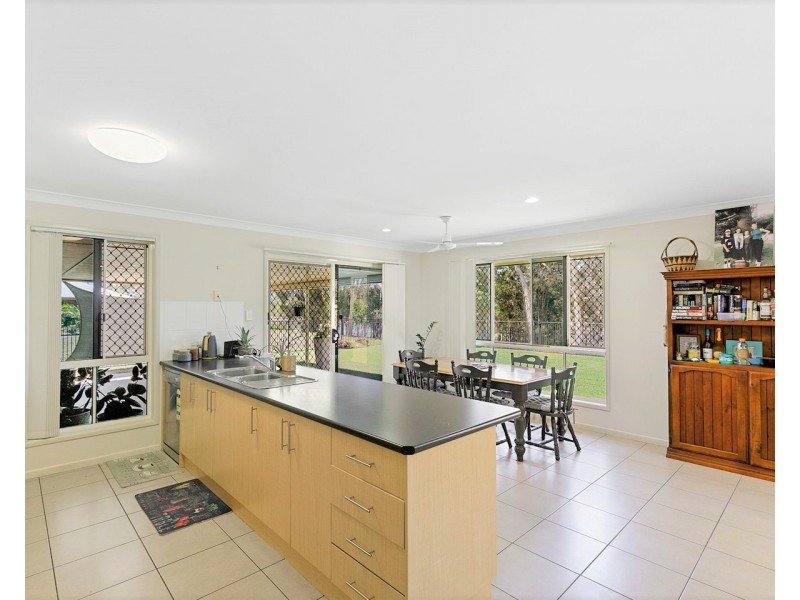 19 SIRENIA DRIVE, Burrum Heads QLD 4659