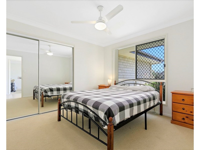 19 SIRENIA DRIVE, Burrum Heads QLD 4659