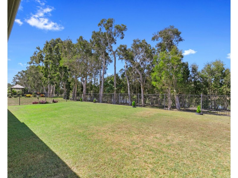 19 SIRENIA DRIVE, Burrum Heads QLD 4659