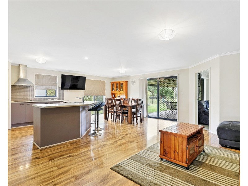 56 SIRENIA DRIVE, Burrum Heads QLD 4659