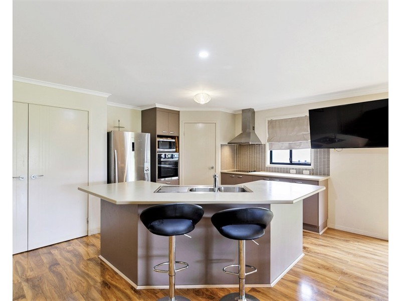 56 SIRENIA DRIVE, Burrum Heads QLD 4659