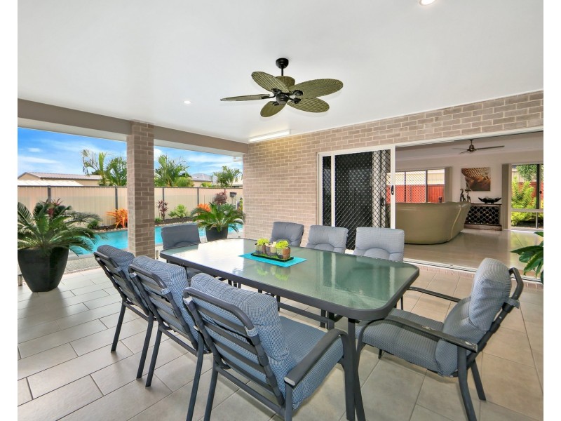 6 TULIPWOOD DRIVE, Burrum Heads QLD 4659