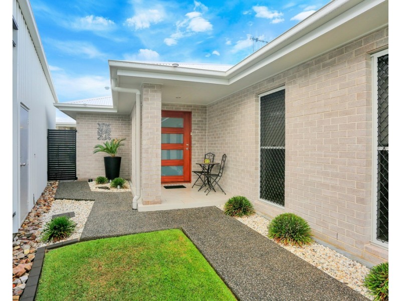 6 TULIPWOOD DRIVE, Burrum Heads QLD 4659