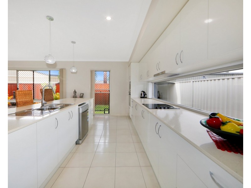 6 TULIPWOOD DRIVE, Burrum Heads QLD 4659