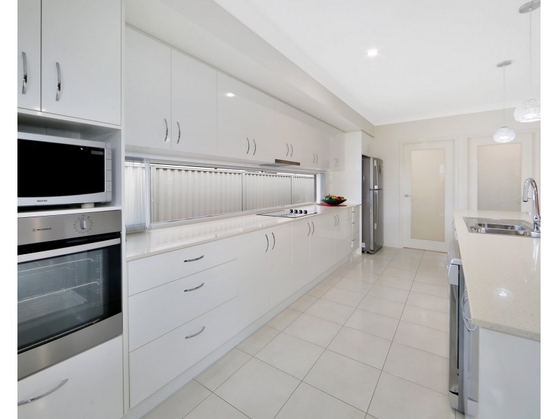 6 TULIPWOOD DRIVE, Burrum Heads QLD 4659