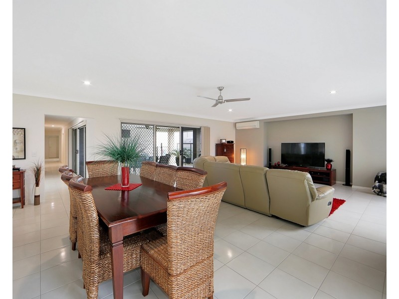 6 TULIPWOOD DRIVE, Burrum Heads QLD 4659