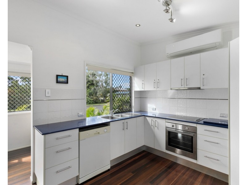 8 Ross Street, Burrum Heads QLD 4659