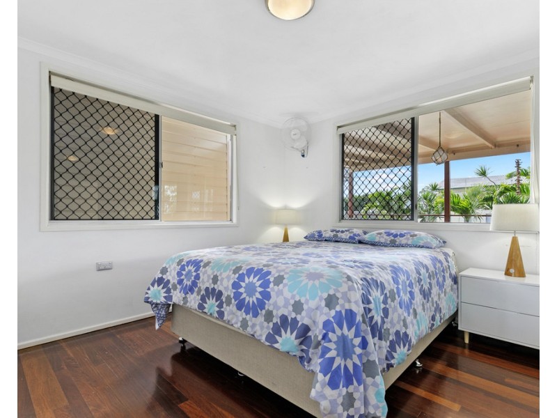 8 Ross Street, Burrum Heads QLD 4659