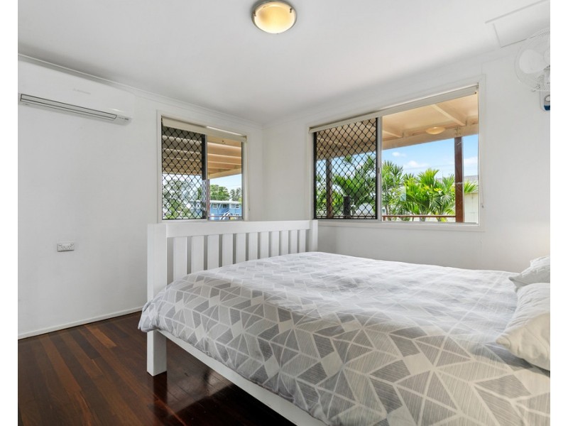 8 Ross Street, Burrum Heads QLD 4659