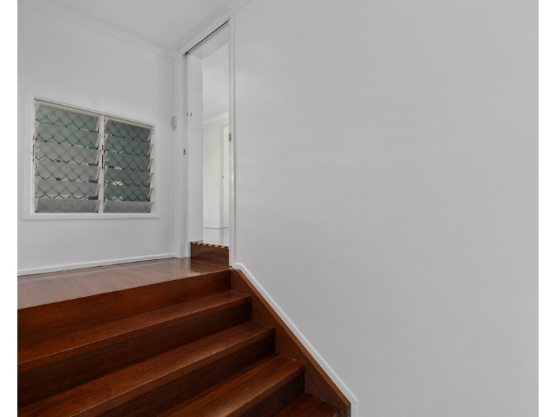 8 Ross Street, Burrum Heads QLD 4659