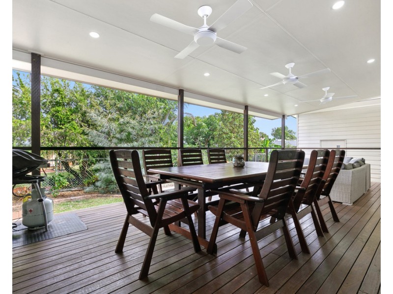8 Ross Street, Burrum Heads QLD 4659