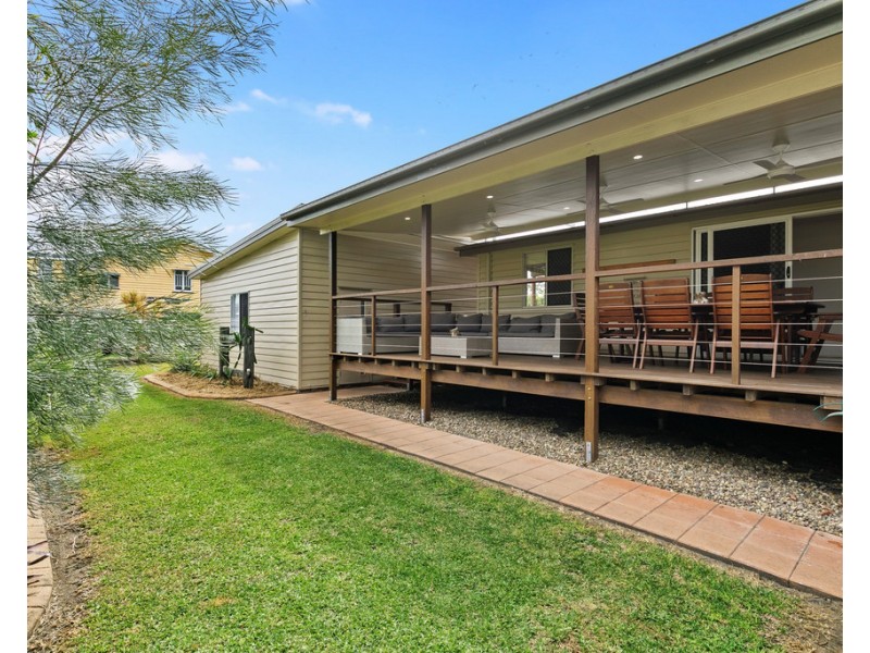 8 Ross Street, Burrum Heads QLD 4659