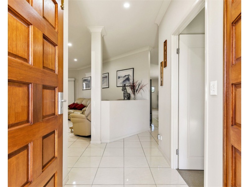 27 LUCAS DRIVE, Burrum Heads QLD 4659