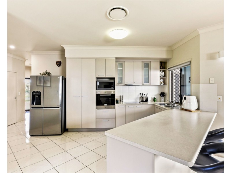 27 LUCAS DRIVE, Burrum Heads QLD 4659