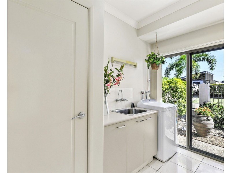 27 LUCAS DRIVE, Burrum Heads QLD 4659