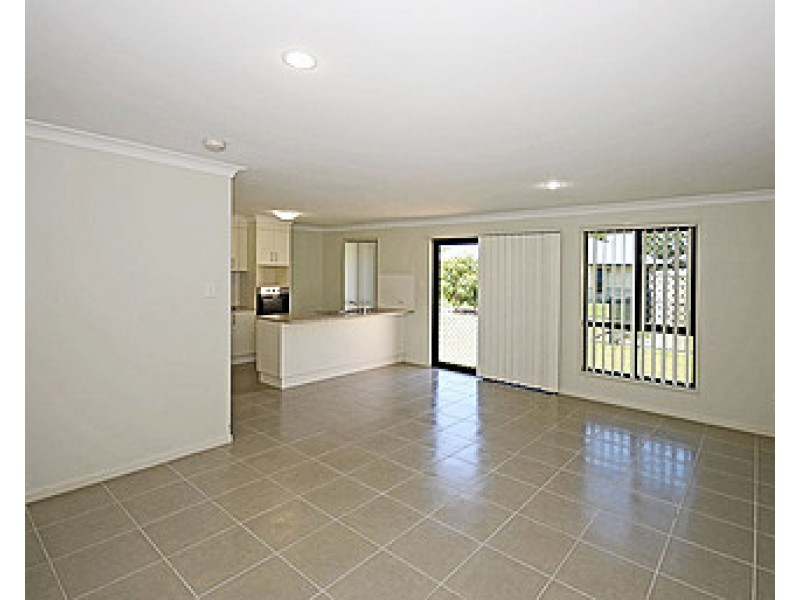 2 /12 FULMAR COURT, Burrum Heads QLD 4659