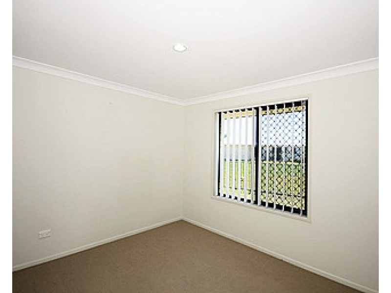 2 /12 FULMAR COURT, Burrum Heads QLD 4659