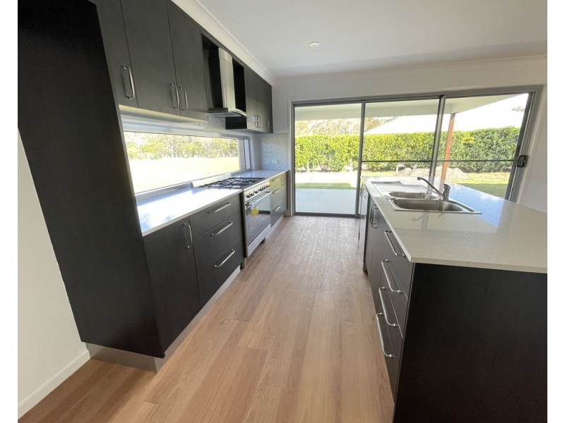 14 Sandcastles Circuit, Burrum Heads QLD 4659