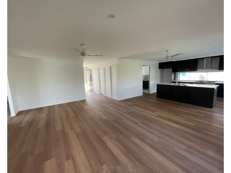 14 Sandcastles Circuit, Burrum Heads QLD 4659