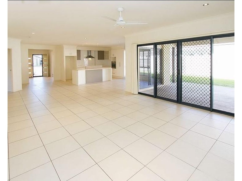 8 KRISTA COURT, Burrum Heads QLD 4659