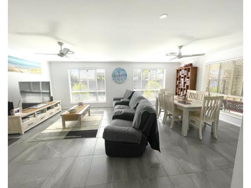 12 SUNRISE CRESCENT, Burrum Heads QLD 4659