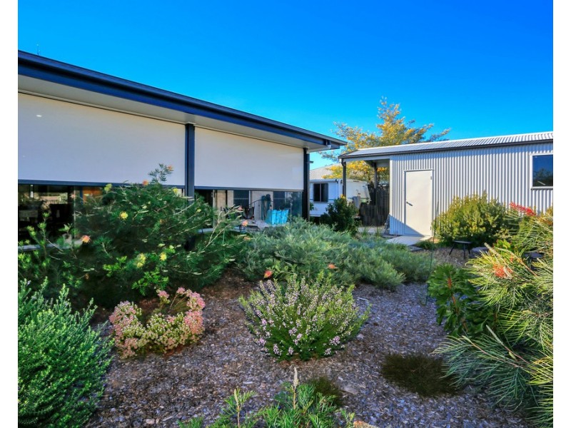 6 HONEY MYRTLE CLOSE, Burrum Heads QLD 4659