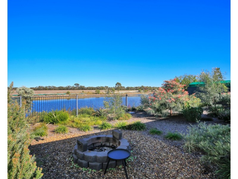 6 HONEY MYRTLE CLOSE, Burrum Heads QLD 4659