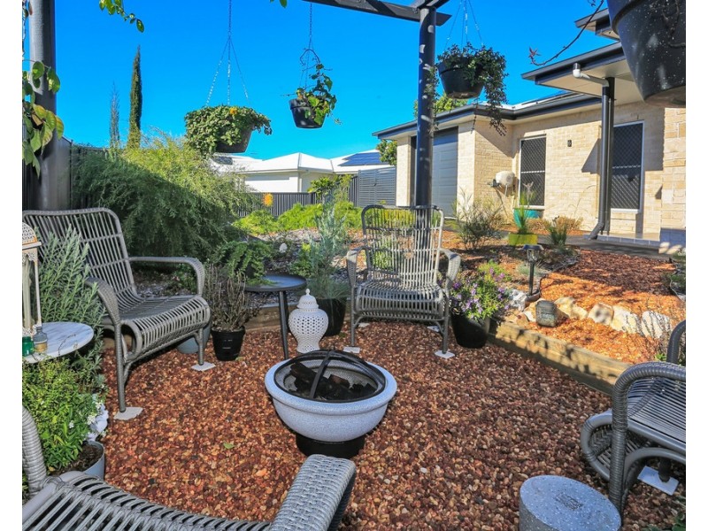 6 HONEY MYRTLE CLOSE, Burrum Heads QLD 4659