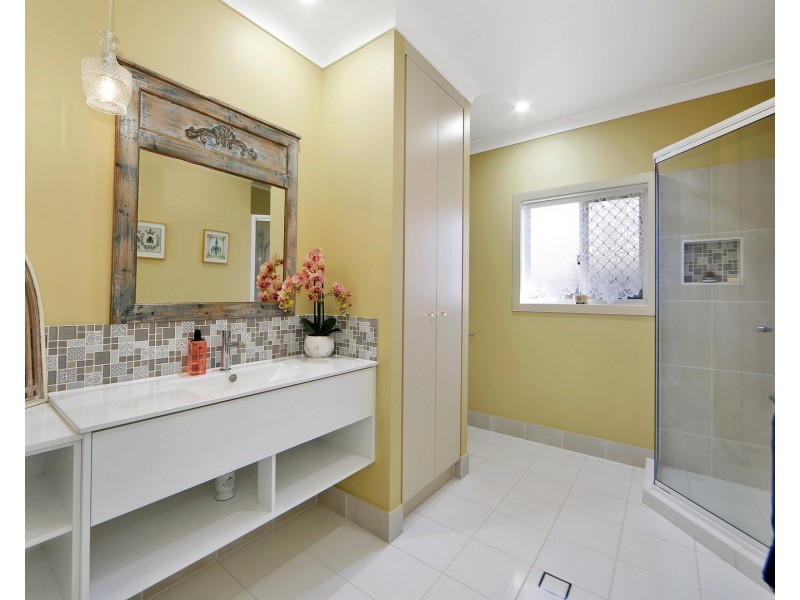 6 HONEY MYRTLE CLOSE, Burrum Heads QLD 4659