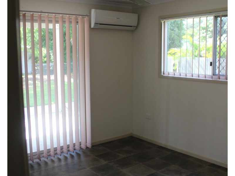 25 Desmond drive, Toogoom QLD 4655